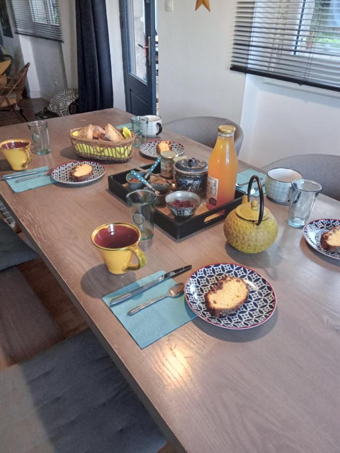 Le 28 Bed and Breakfast Uzerche Buitenkant foto