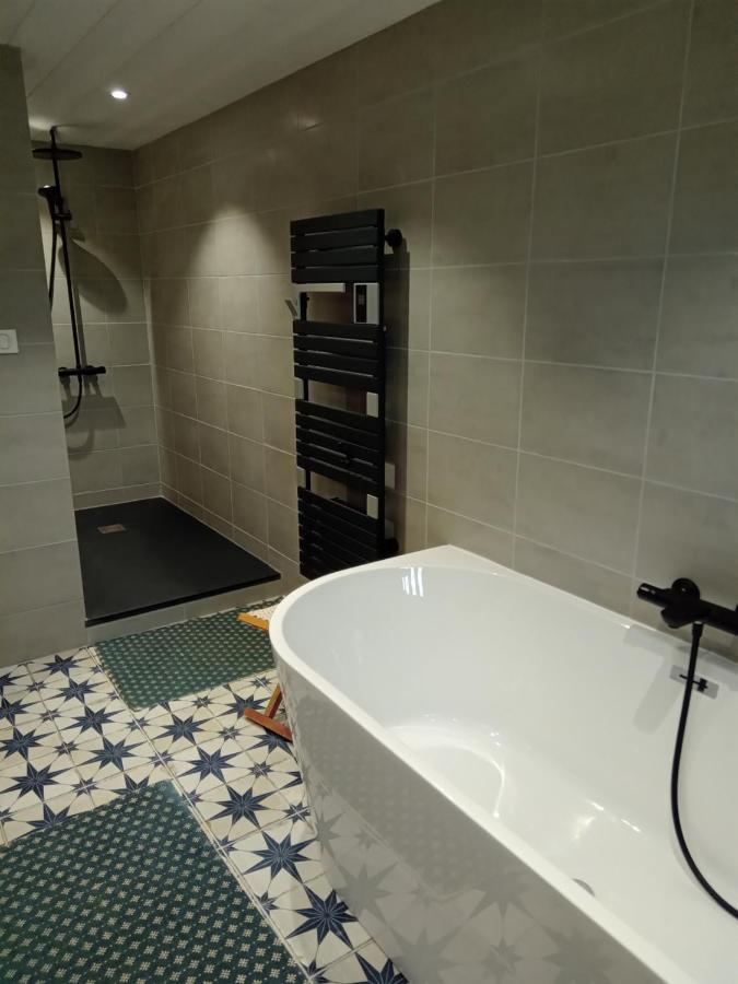 Le 28 Bed and Breakfast Uzerche Buitenkant foto