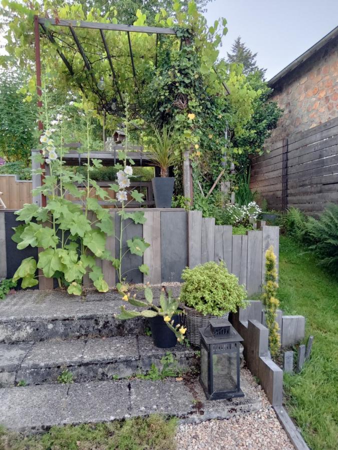 Le 28 Bed and Breakfast Uzerche Buitenkant foto