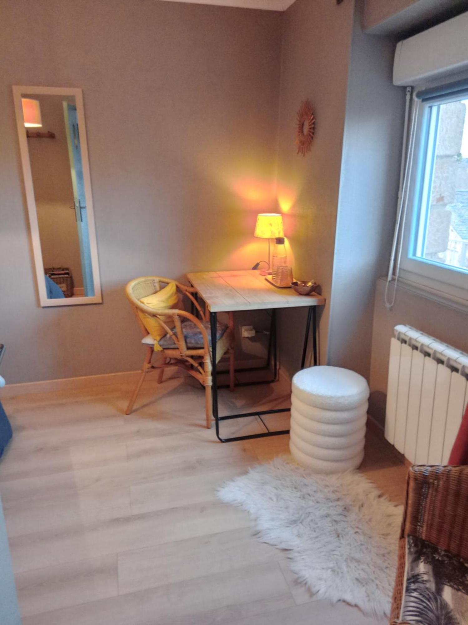 Le 28 Bed and Breakfast Uzerche Buitenkant foto