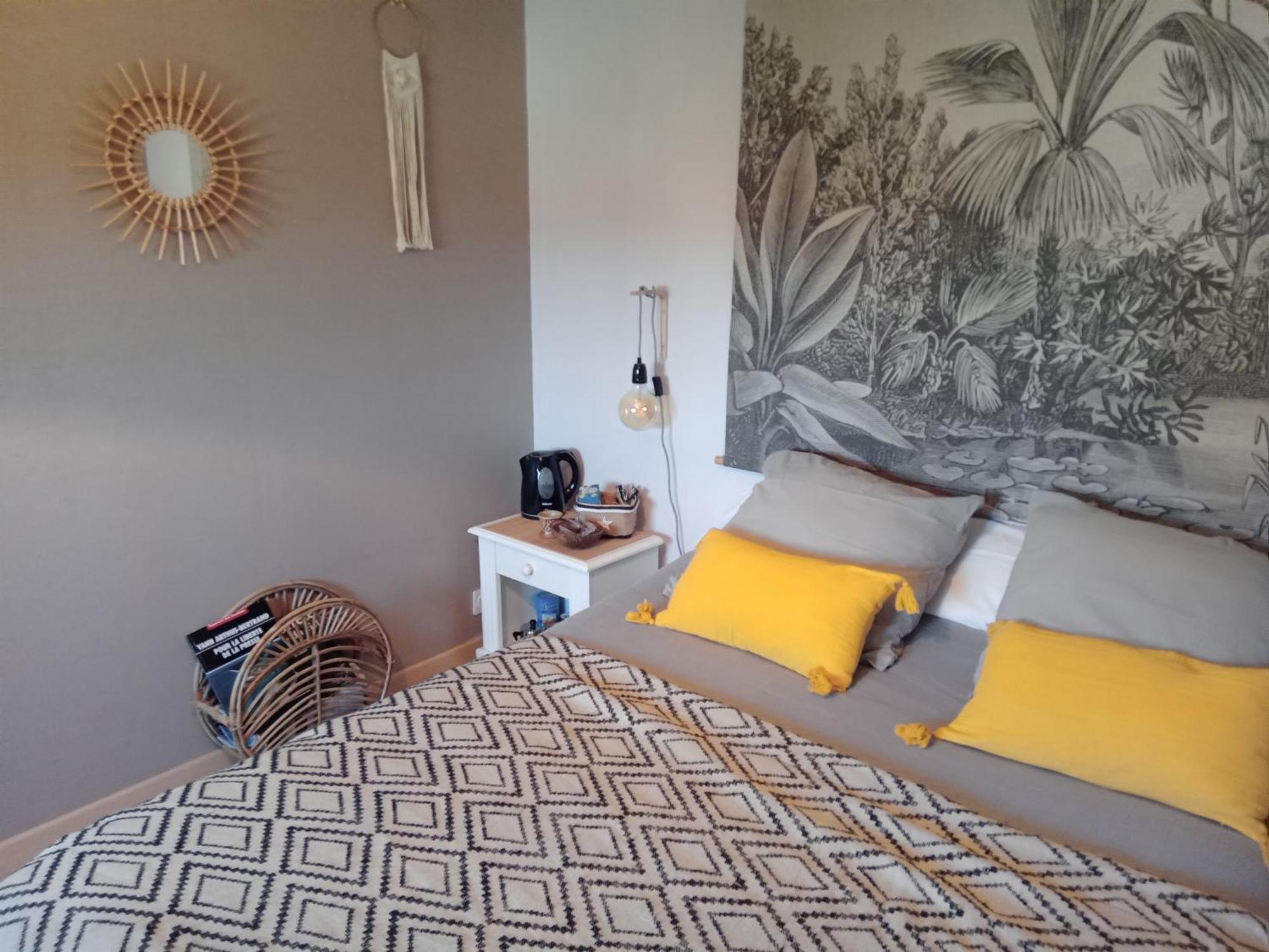 Le 28 Bed and Breakfast Uzerche Buitenkant foto